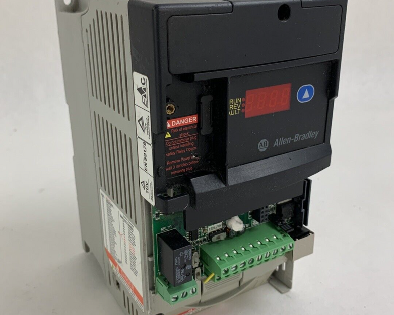 Allen Bradley 22D-D1P4N104 PowerFlex 40P AC Drive 0.4W/0.5 380-480V Untested
