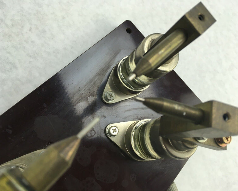 Mitutoyo Micrometer 0-25mm Metric Tool Range .01mm 705 EMI Fixture Tester