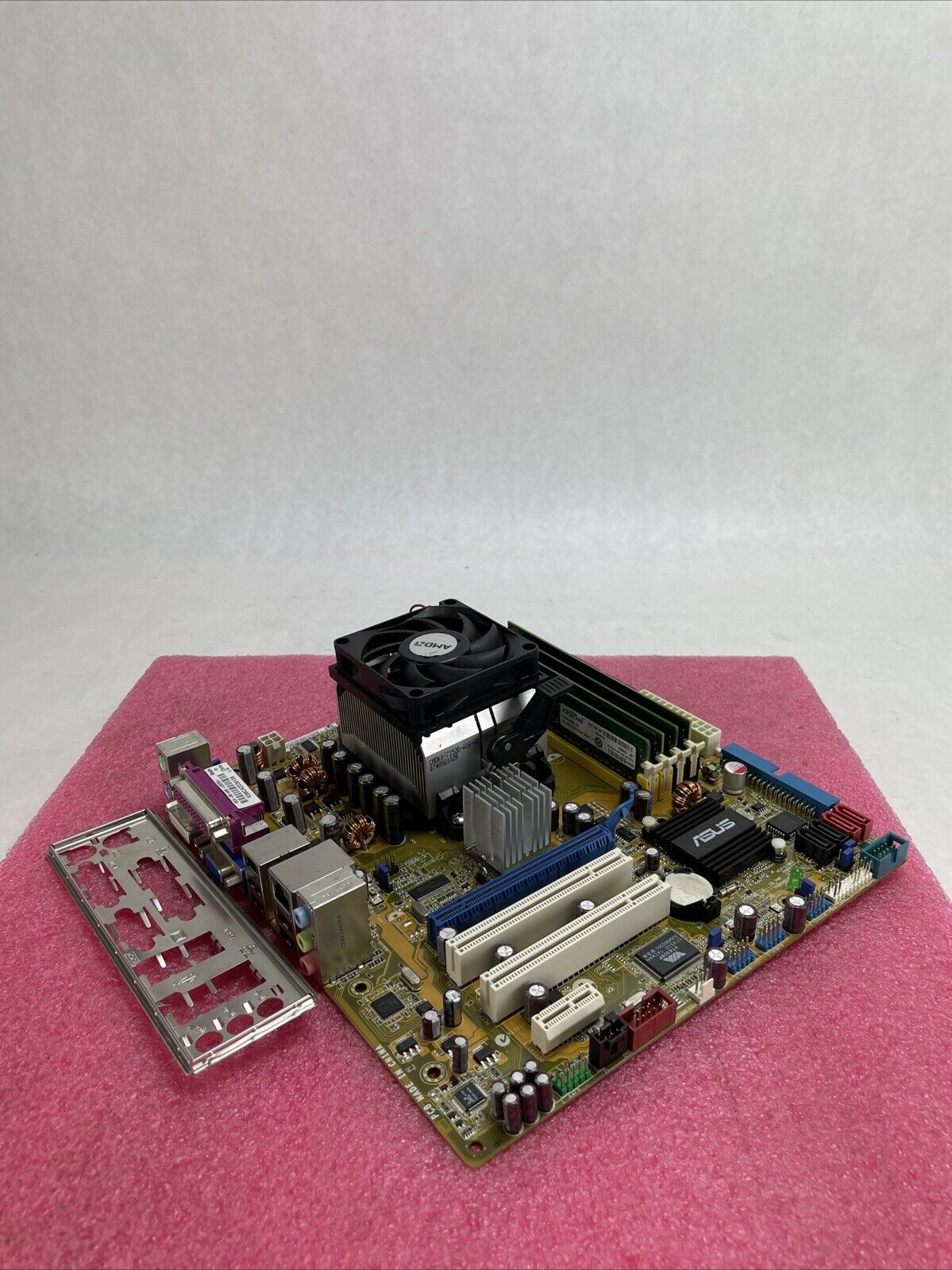 ASUS M2A VM HDMI Motherboard AMD Phenom II x4 945 3GHz 8GB RAM