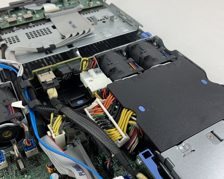 Dell PowerEdge R410 Server 2x Xeon E5606 2.13GHz 4 GB RAM Perc S300 NO HDD NO OS