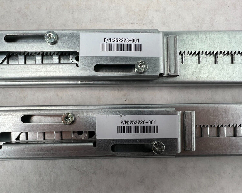 HP 252228-001 Left and Right Server Rails