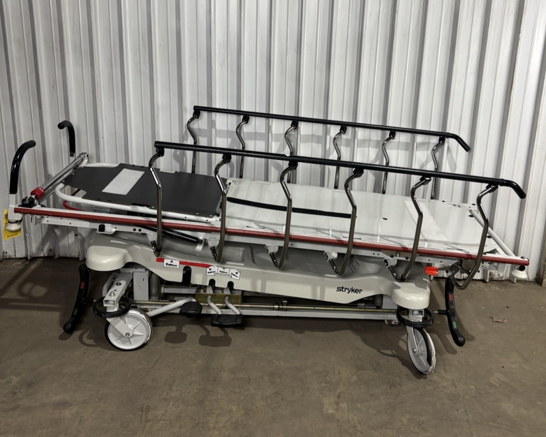 Stryker 1001 IPX2 Pedal Hydraulic Stretcher Deteriorated Rubber Wheels No Bed