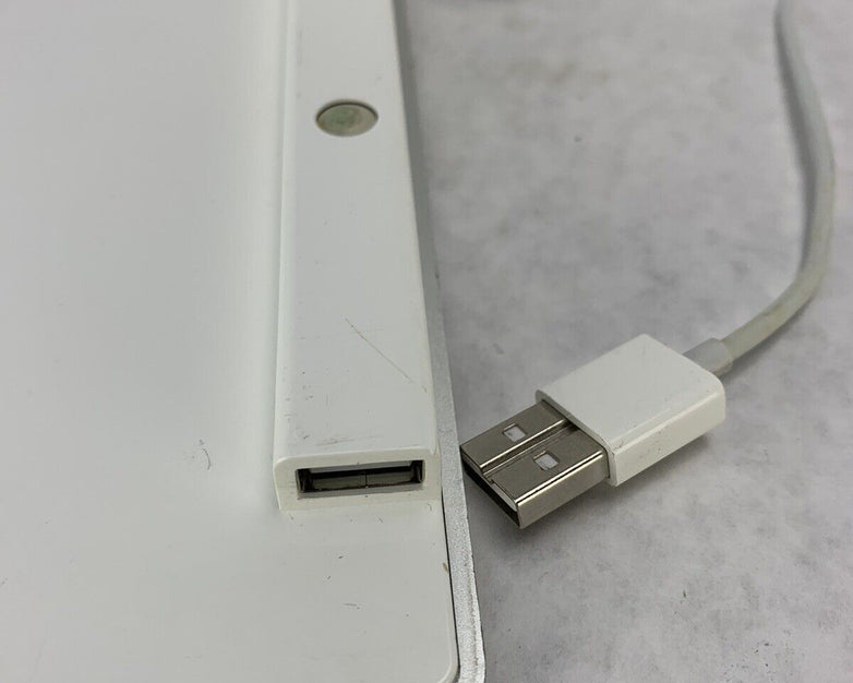 Apple Mac Keyboard Genuine A1243 USB Ultra Thin Aluminum Keypad Used
