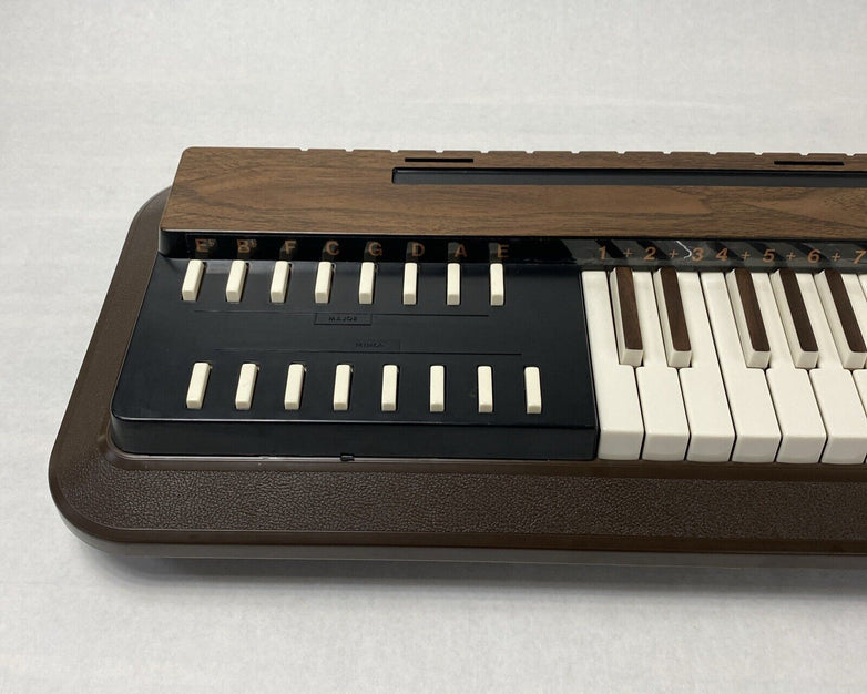 Vintage GTR 3751 16 Chord 3 Octave Electric Organ
