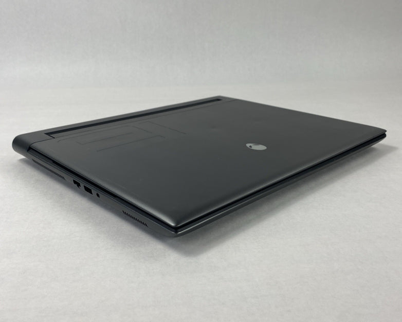 Alienware M16 R1 Core i9-13900HX 1.48 GHz 16 GB RAM RTX 4070 16" No HDD No OS