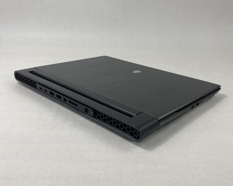 Alienware M16 R1 Core i9-13900HX 1.48 GHz 16 GB RAM RTX 4070 16" No HDD No OS