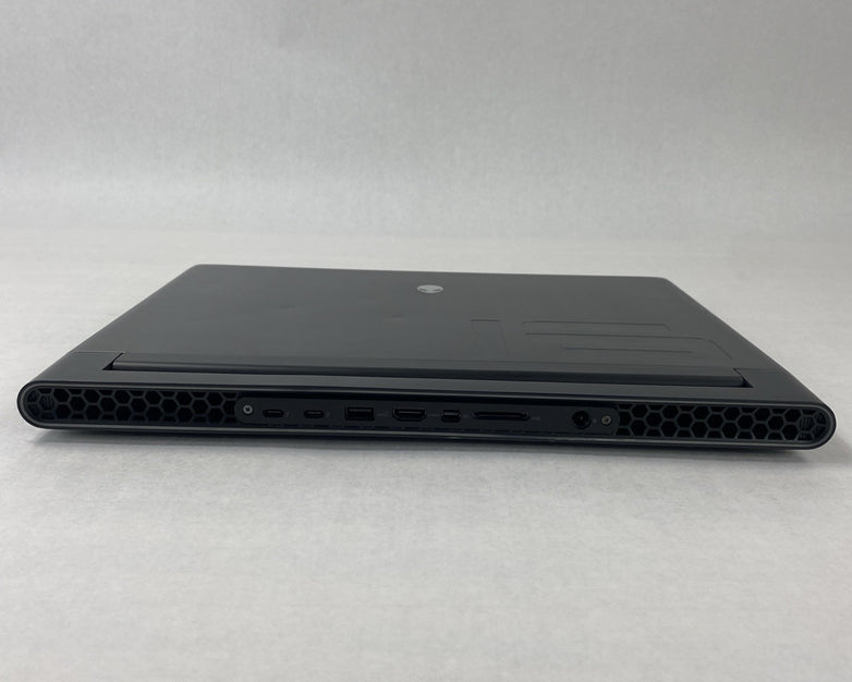 Alienware M16 R1 Core i9-13900HX 1.48 GHz 16 GB RAM RTX 4070 16" No HDD No OS