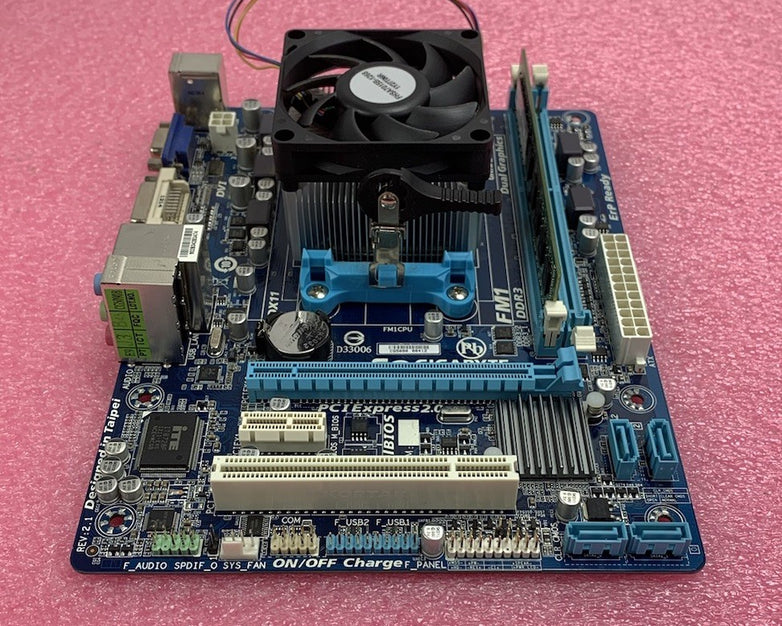 Gigabyte GA-A55M-DS2 Motherboard AMD A6-3670 2.7GHz 4GB RAM w/ Shield
