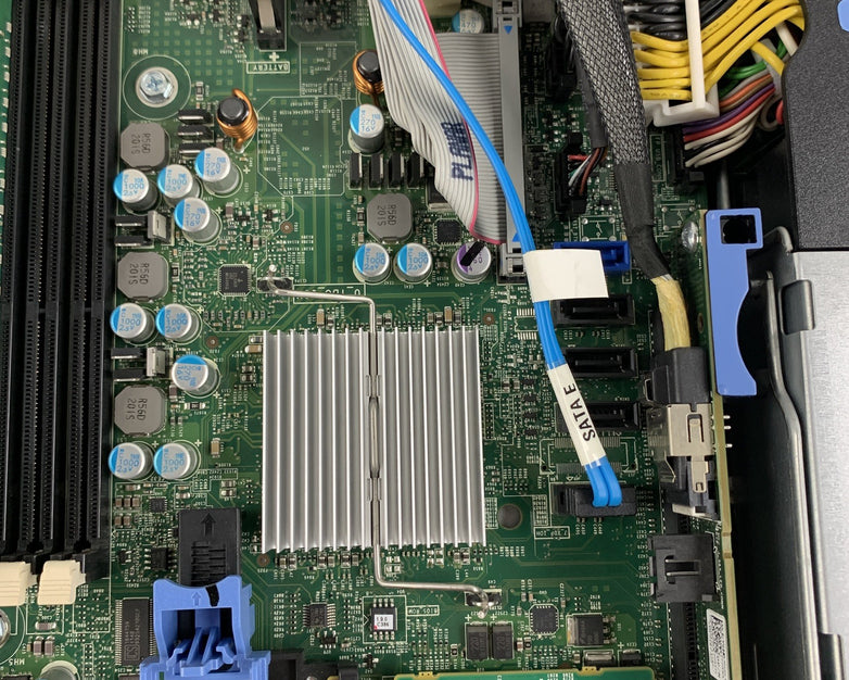 Dell PowerEdge R410 Server 2x Xeon E5606 2.13GHz 4 GB RAM Perc S300 NO HDD NO OS
