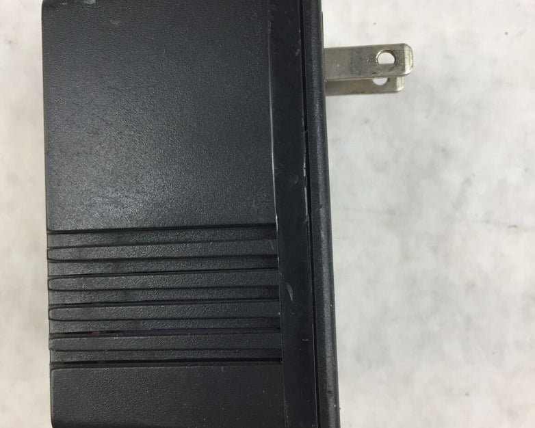 Tamura 820A4470 AC-DC Power Supply IN 120V 60Hz 20W OUT 12V 700mA