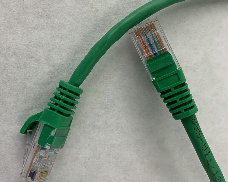 Lot( 5 ) 4ft Green Cat5e C2G 0041 Snagless Unshielded UTP Ethernet Patch Cable