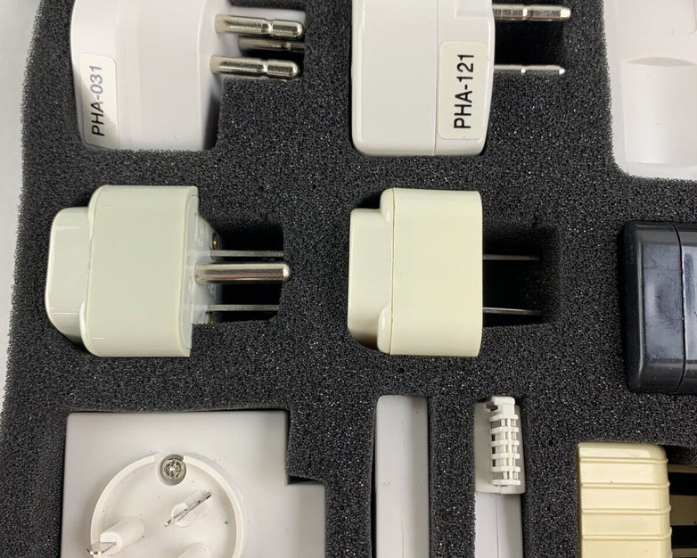 TARGUS PA031U Travel Connection Kit World Pack Power and Adapters Missing One