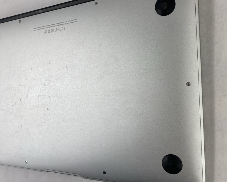 Apple MacBook Air A1465 2015 11" 1.6Ghz i5 4GB RAM 120GB SSD os12.7.6 304 Cycles