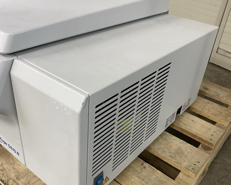 Eppendorf 5810R Refrigerated Centrifuge w/ A-4-62 Rotor
