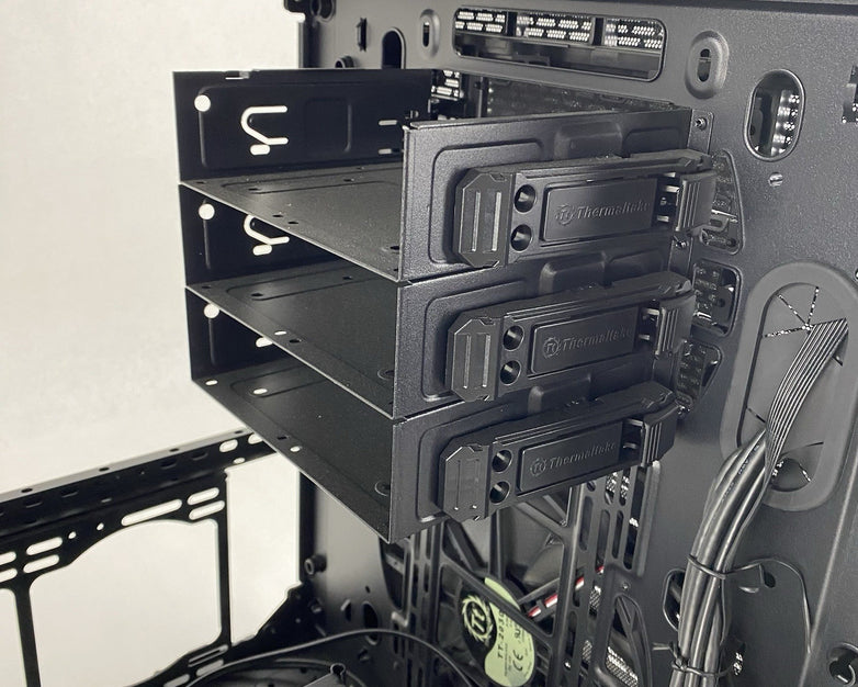 Thermaltake Core X9 E-ATX Cube Computer Case