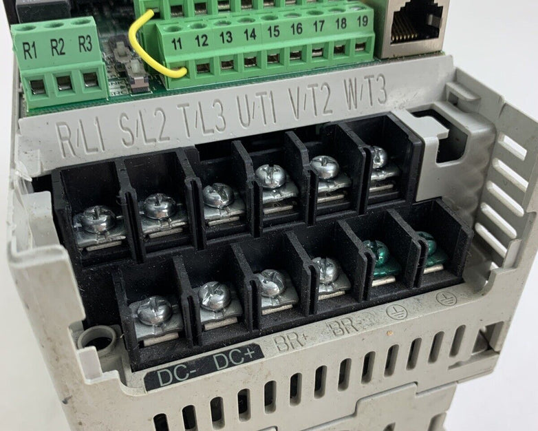 Allen Bradley 22D-D1P4N104 PowerFlex 40P AC Drive 0.4W/0.5 380-480V Untested