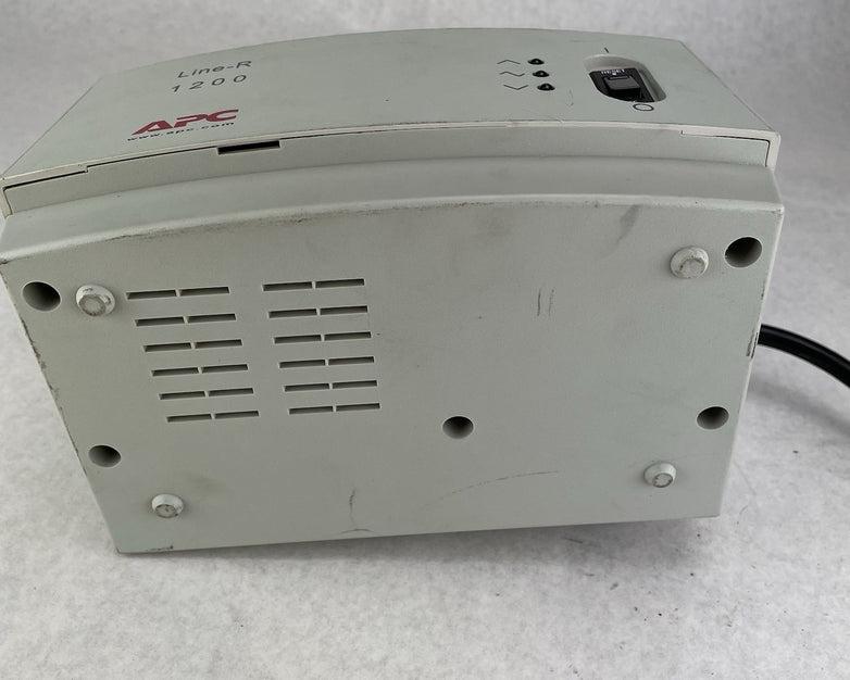 APC Automatic Voltage Regulator LE1200 Line-R 1200VA Parts Or Repair