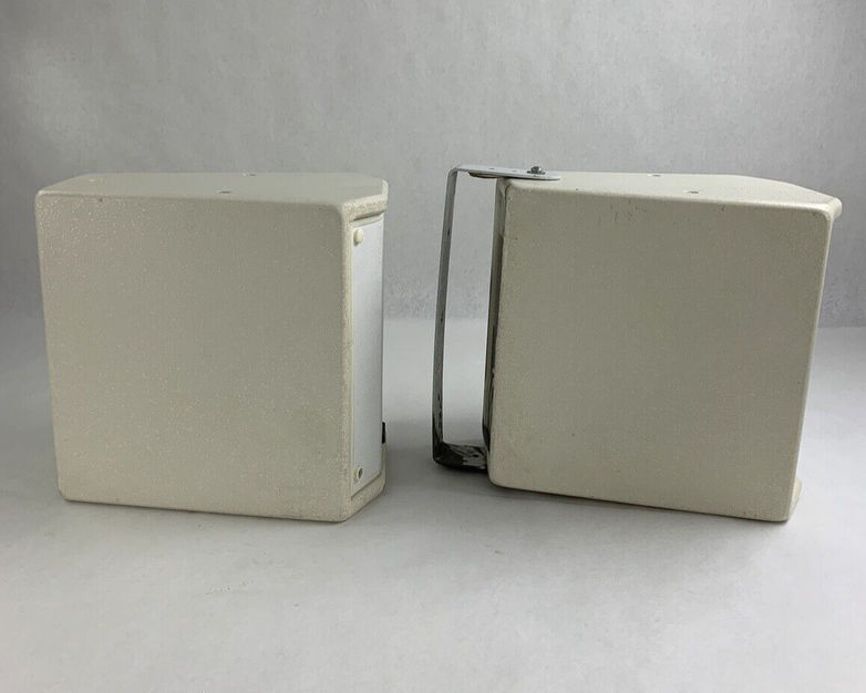 Pair of Community CPL23T 2-Way 100/250W 70v /8Ω MultiTap Loud Speaker White