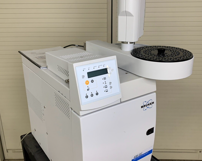 Bruker 430-GC Gas Chromatograph w/ Varian CP8400 Autosampler Powers Tested