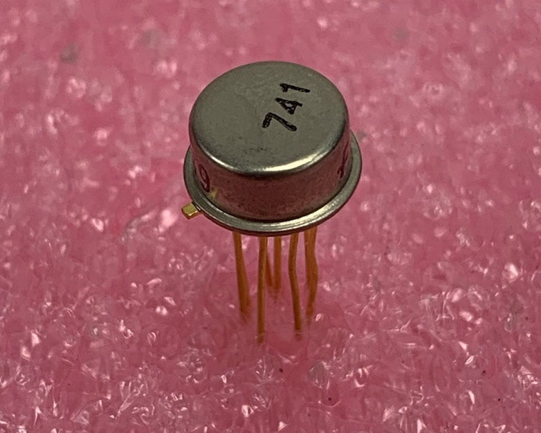 Fairchild 2500728 Metal Transistor (Lot of 13)