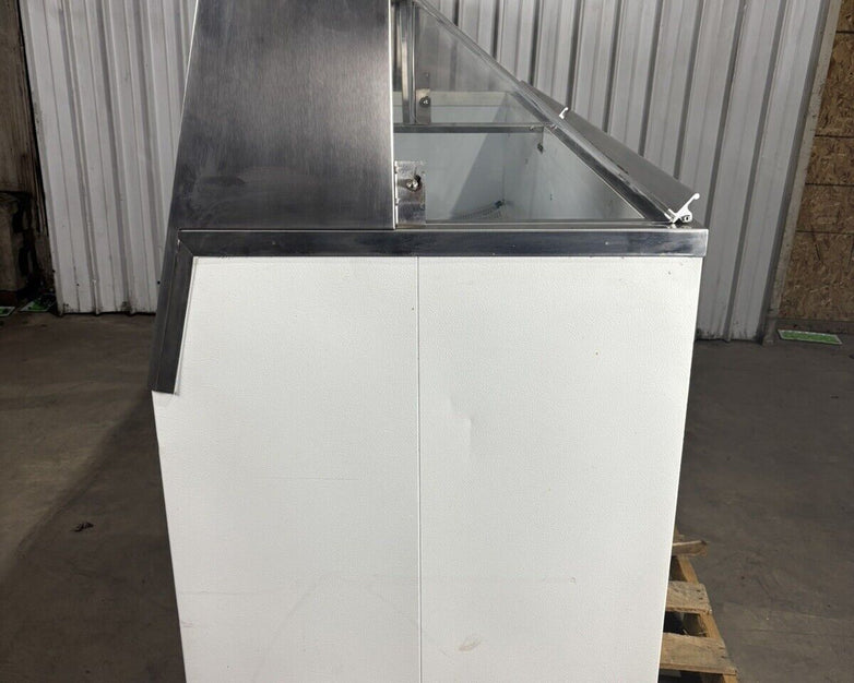 Master-Bilt DD-88L Ice Cream Dipping Display Station Freezer No Compressor