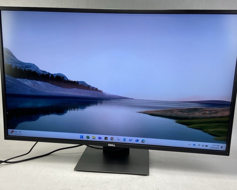 Dell Flat Panel Multi Client Monitor P4317Qc 43" In 4k UHD 3840x2160 With Stand