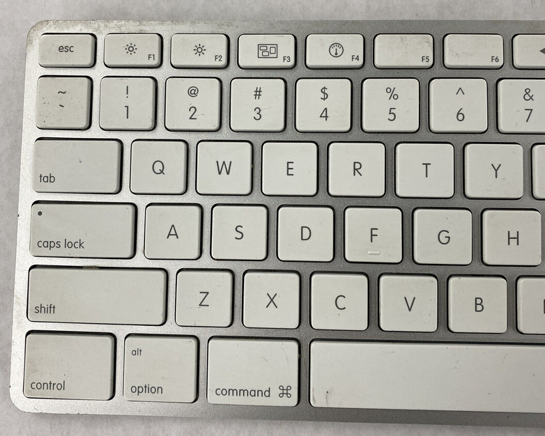 FLAWED Apple A1243 Wired USB MB110LL/A White Keyboard (Lot of 5)