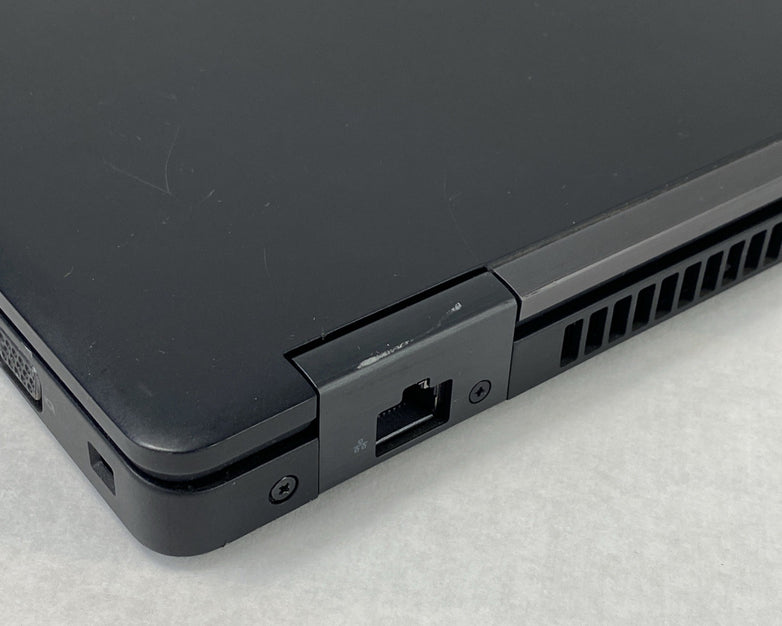 Dell Latitude 5590 Intel Core i5-7300U 2.60 GHz 8 GB RAM 15.6" No HDD No OS