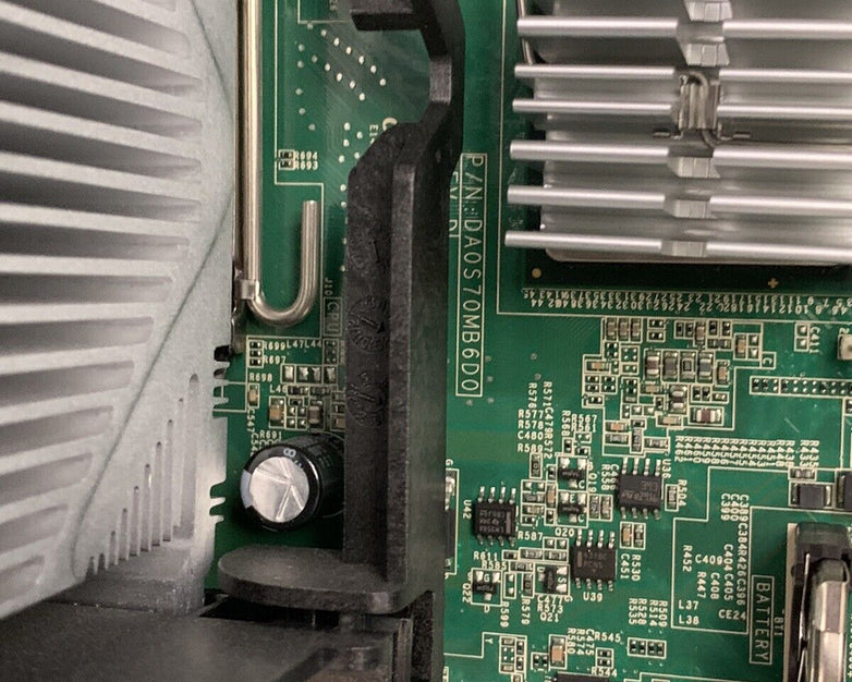Dell Poweredge Server Desktop T100 Pentium E2220 2.4 GHz 2 GB Ram No OS No HDD