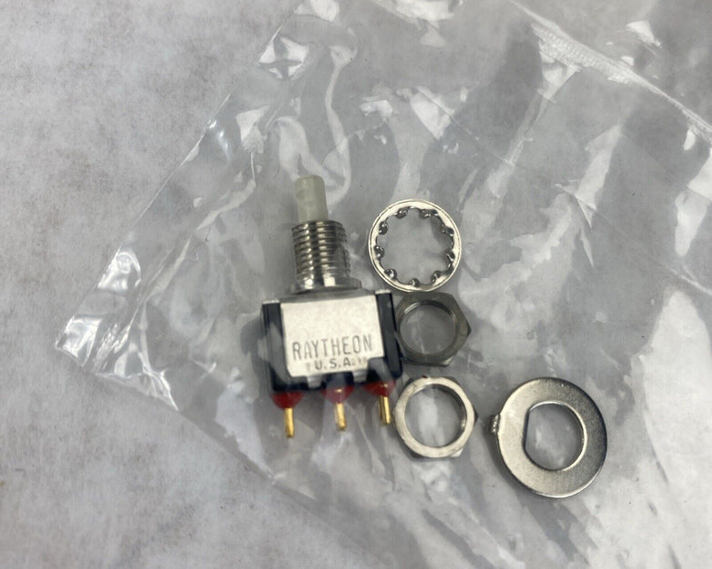 Lot( 8 ) Raytheon 120VAC 1A Toggle Click Press Switch USAmade
