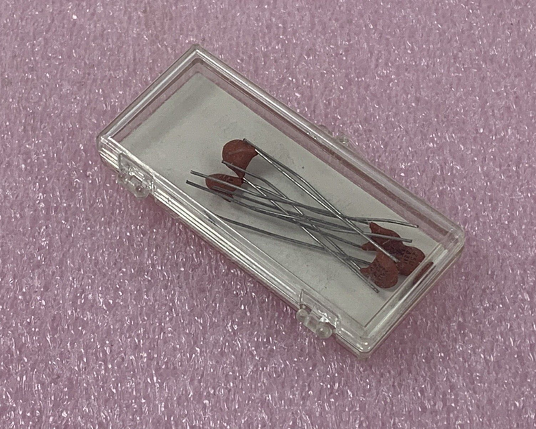 Sprague 5GAQ33 1000V 33pF Ceramic Disc Capacitor - Lot of (5)