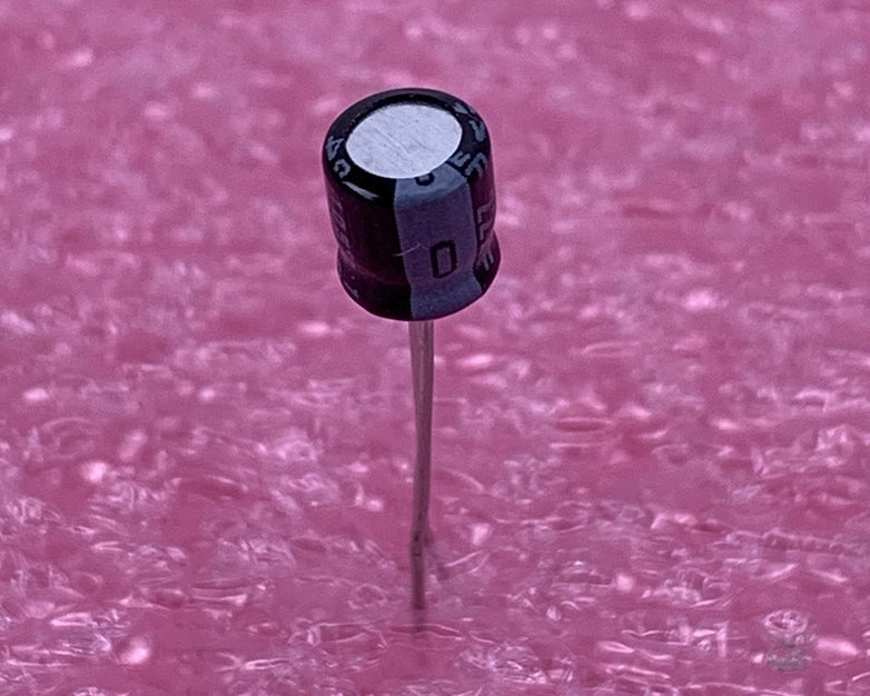 ELNA 16V 22µF Electrolytic Capacitor (Lot of 24)