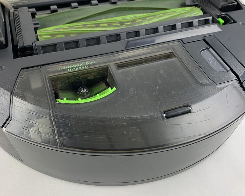 iRobot Roomba i1 Robot Vacuum Powers on For Parts and Repair