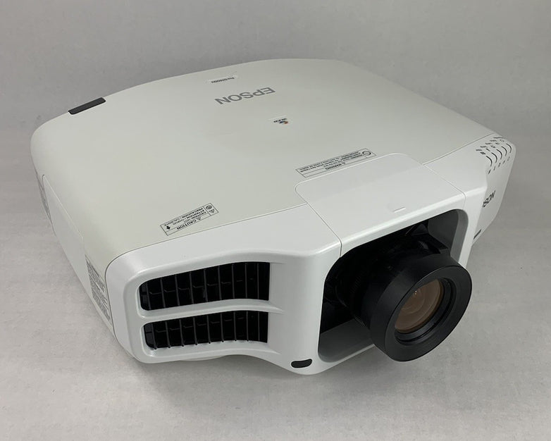 Epson Pro G7400U H762A LCD Projector - Parts or Repair