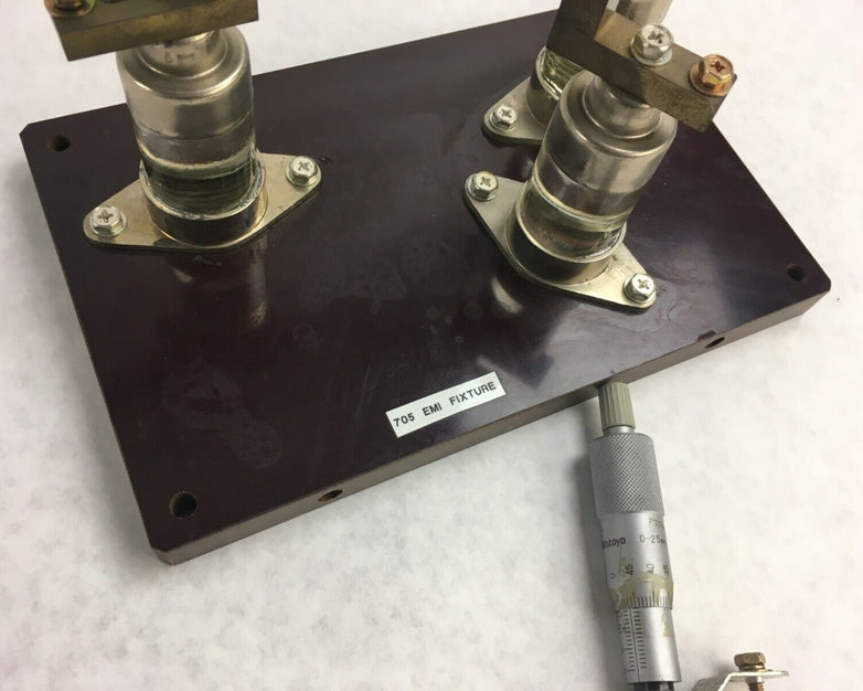 Mitutoyo Micrometer 0-25mm Metric Tool Range .01mm 705 EMI Fixture Tester