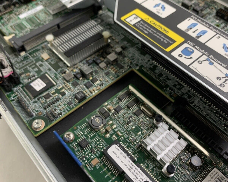 HP ProLiant DL360p Gen8 Xeon E5-2609 V2 2.5 GHz 8 GB RAM No OS No HDD