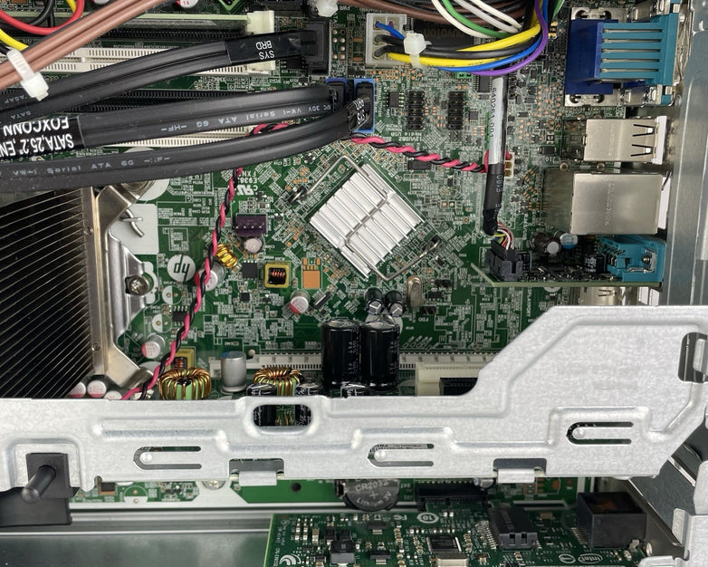 HP RP5800 SFF Core i5-2400 3.1 GHz 4 GB RAM No HDD No OS
