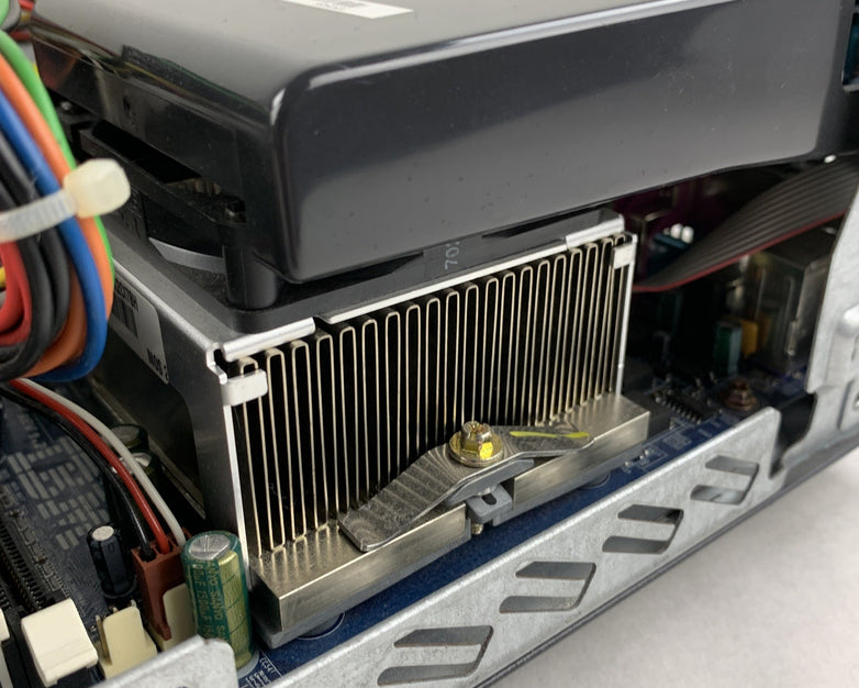IBM Netvista 8303-42U Desktop Pentium 4 2.4 GHz 256 MB Win XP COA No OS No HDD