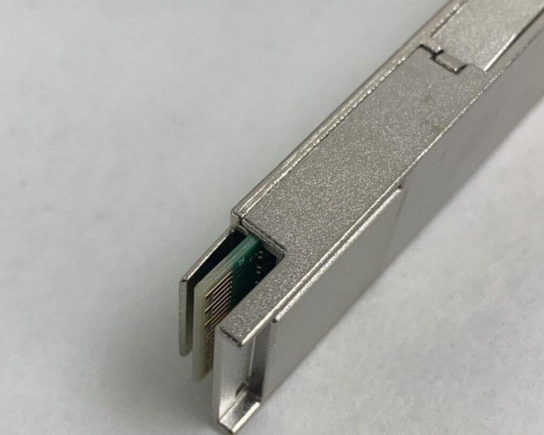 Dell EMC 038-004-067-01 External QSFP to QSFP Kabel 14gbps 3Meter Box Opened