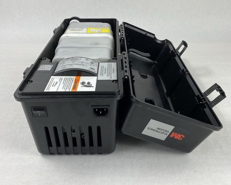 3M Model 497 Portable Electronics Service Vacuum No Power Cord No Attachments