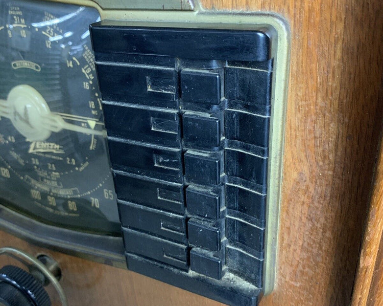 Vintage Zenith 8S661 Radio 42 X 27 X 16 Bad Wires Untested