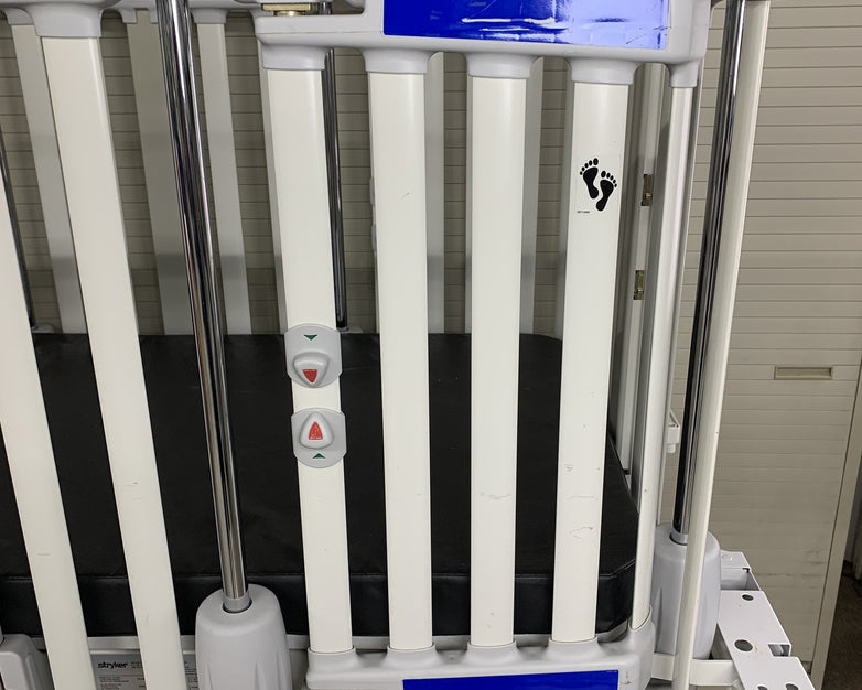 Stryker Cub FL19H Pediatric Crib with Mattress No Handles on Doors No Scale