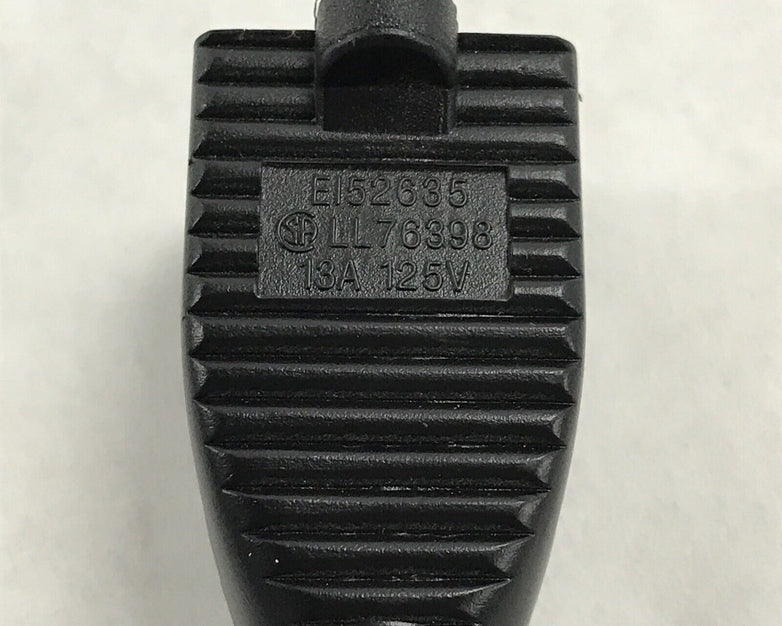 Yung LI YC-15 13A 125V E152635 Pass Through Wall Plug