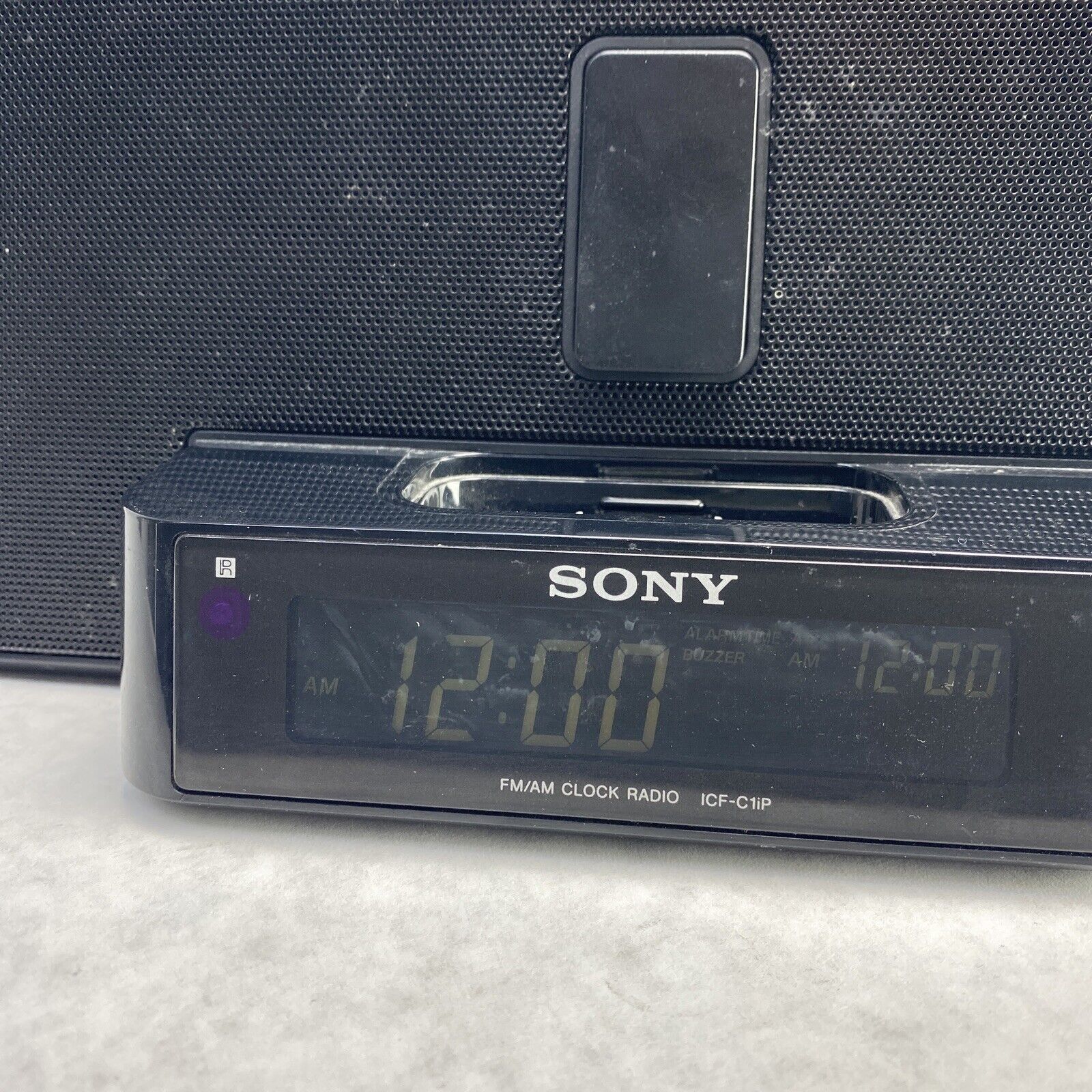 Sony ICF-C1iP Dream Machine AM/FM iPod MP3 Player Clock Radio Black w/ Remote