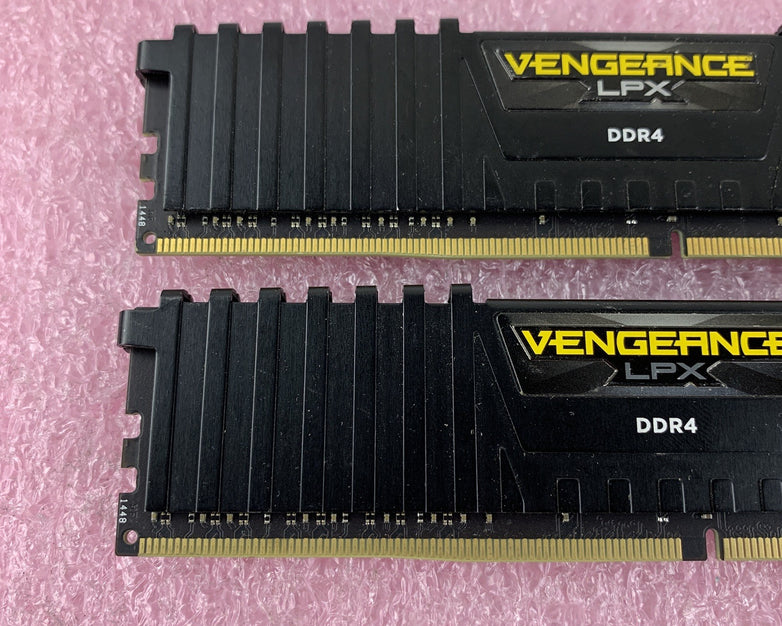 Corsair Vengeance CMK16GX4M4A2666C16 LPX Series 16 GB PC4 DDR4-2666MHz Lot of 2