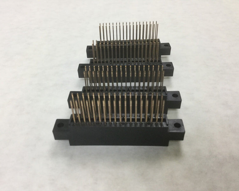 Texas H425111-18 (J6095) Connector Receptacle, (Lot of 4)