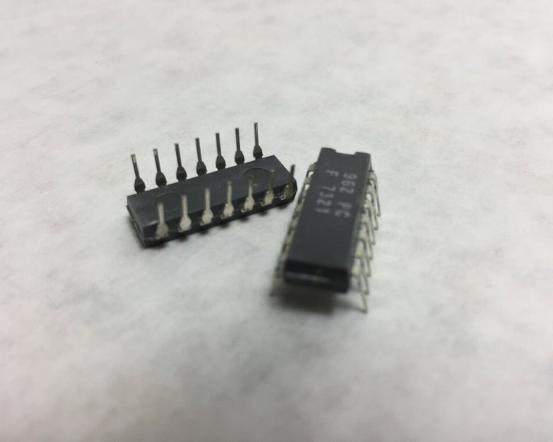 Fairchild 962 PC Integrated Circuit Lot of 7 NOS