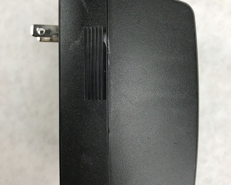 Tamura AC Adapter 835AS15080 IN:120V AC 60Hz 20W OUT: DC 15.0V 800mA