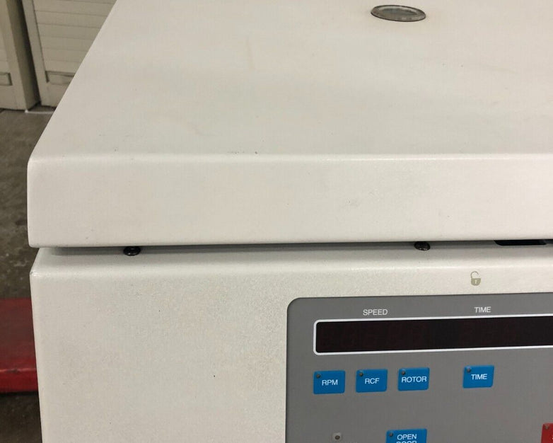 Beckman Coulter Spinchron DLX Benchtop Swing Bucket Centrifuge 365303