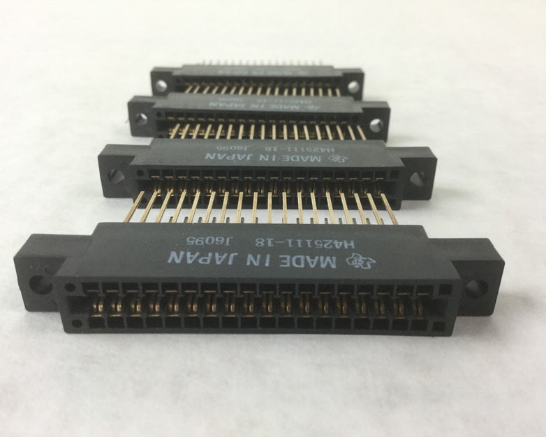 Texas H425111-18 (J6095) Connector Receptacle, (Lot of 4)